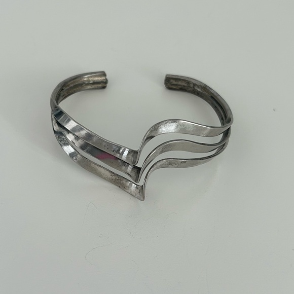 Vintage Silver Abstract Bangle - Picture 3 of 7